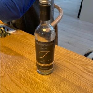 Sparkling Water - Elegant Black Label